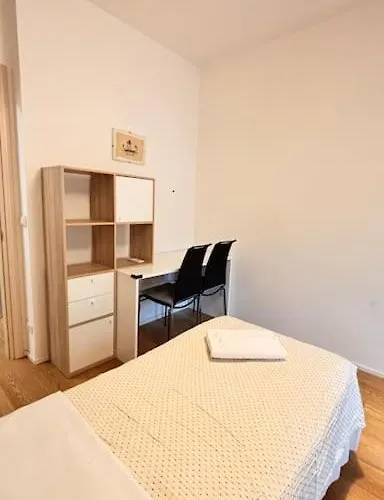 Casa Abi Mestre火车站宁静便捷整套公寓 מרגרה